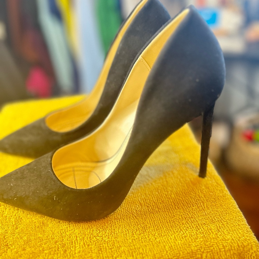 Rouge! Elegant Black Heels